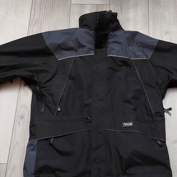 Viking Rain Coat – Great Deal! For top-notch weather protection in temperatures - Picture 1 of 4